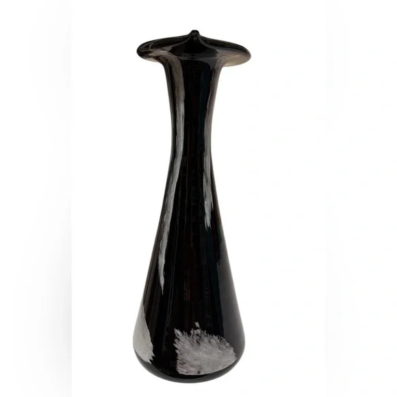 Elegant Black Vase - Picture 1 of 5